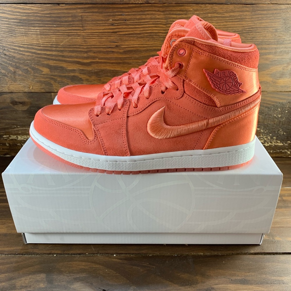Air Jordan 1 Retro High SOH Womens Shoes - Picture 2 of 8